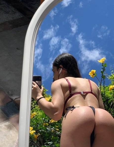 Alasti lekkinud OnlyFans-i pilt Kyliebennet