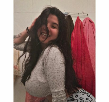 Naken lekkede OnlyFans-bilde av Samantha Fernandez