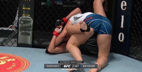Nahá fotka uniklých OnlyFans od Michelle Waterson