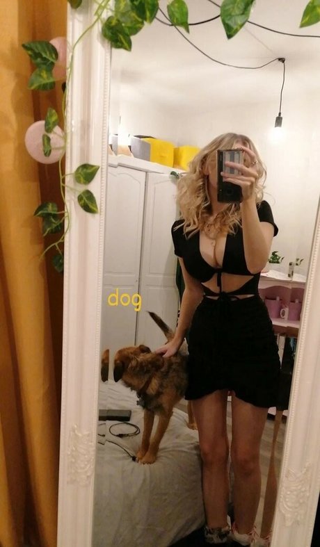 Naken läckt OnlyFans-bild av Mae3