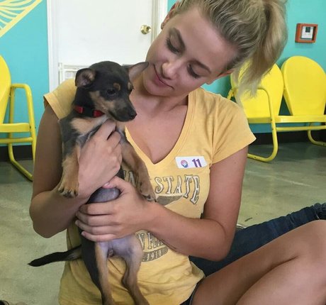 Lili Reinhart