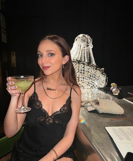 Nahá fotka uniklých OnlyFans od Ellie Schnitt