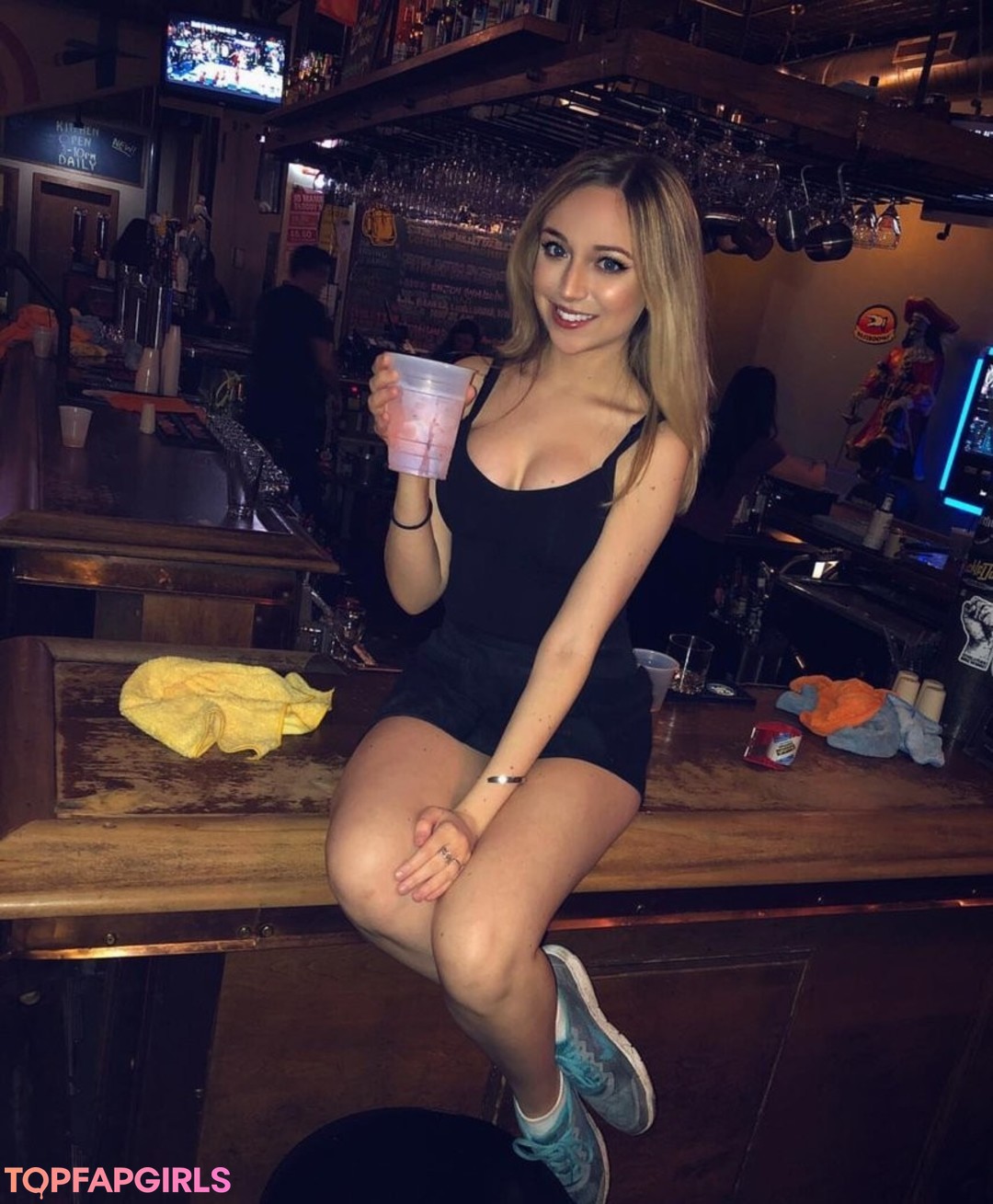 Foto di nudo di fuga di OnlyFans di Ellie Schnitt #8