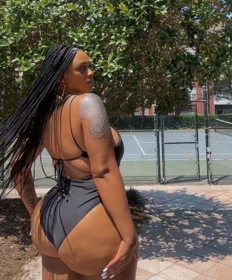 Photo nue de fuite OnlyFans de Nunu Nellz