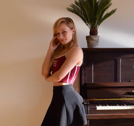 Alaston vuotanut OnlyFans-kuva Aline Dessine