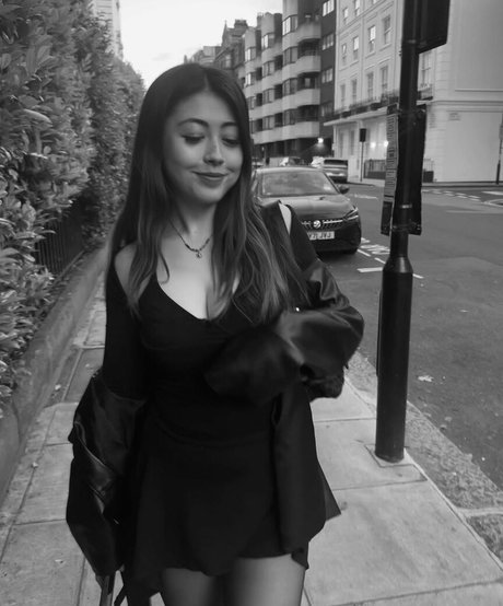 Nahá fotka uniklých OnlyFans od Angelic Lofi Asmr