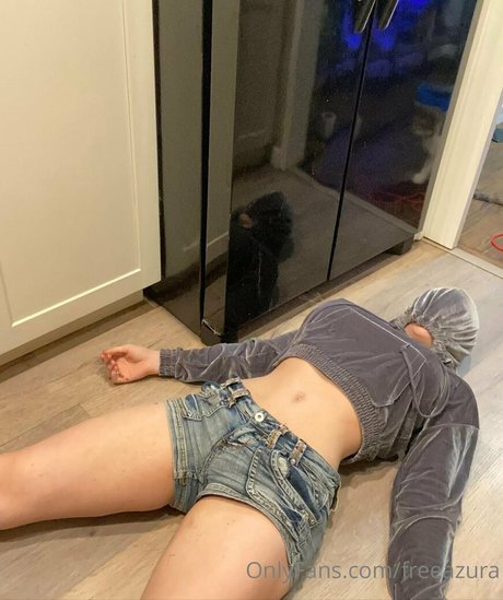 Обнаженная фотография утечки OnlyFans от Freeazura