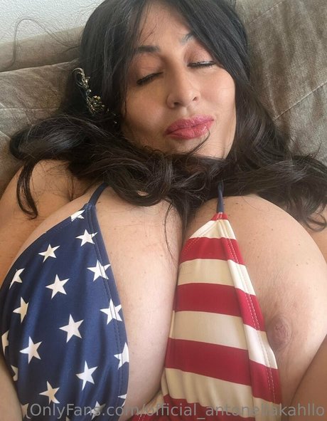 Officialantonellakahllo