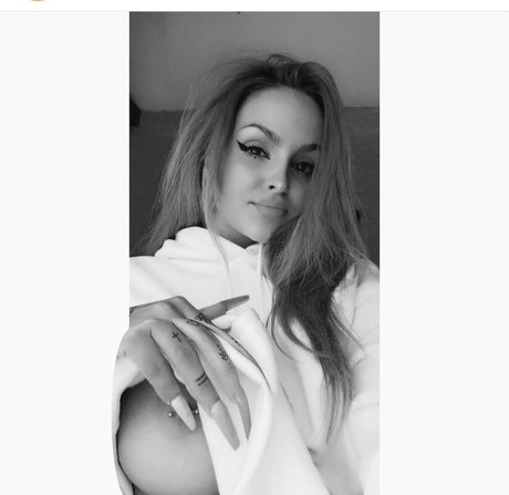 Dzsenifer Vajai