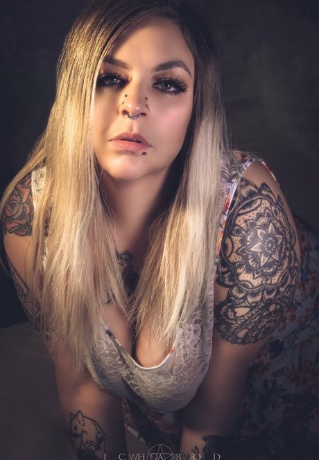 Inkedshyvixen