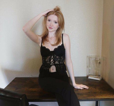 Alasti lekkinud OnlyFans-i pilt Life With Mak