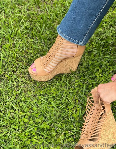 Wifeyassandfeet