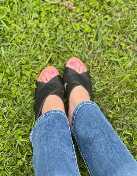 Wifeyassandfeet