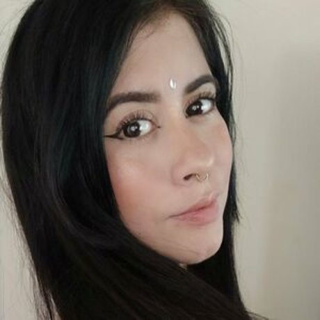 Naakte gelekte OnlyFans-foto van Carobeautyy