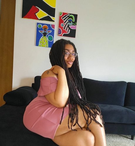 Nahá fotka uniklých OnlyFans od Locked Honey Princess