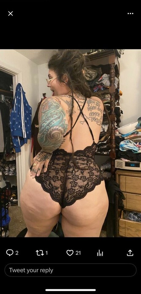 Naakte gelekte OnlyFans-foto van Dreadlust