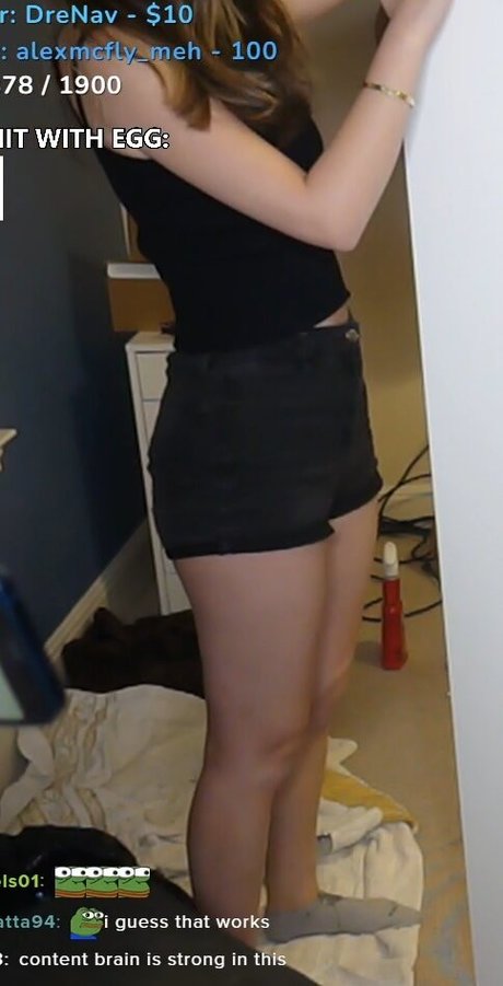Nahá fotka uniklých OnlyFans od Extraemily