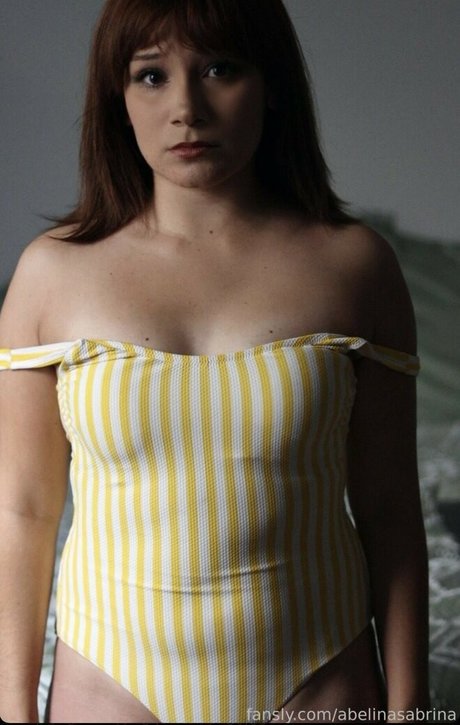 Naken läckt OnlyFans-bild av Abelina Sabrina