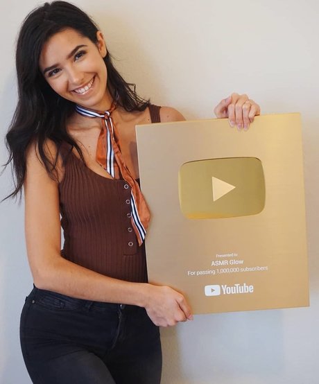 Nahá fotka uniklých OnlyFans od Asmr Glow
