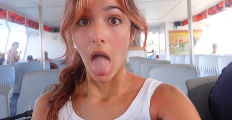 Foto di nudo di fuga di OnlyFans di Asmr Glow
