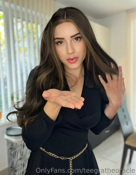 Nahá fotka uniklých OnlyFans od Teegratheoracle