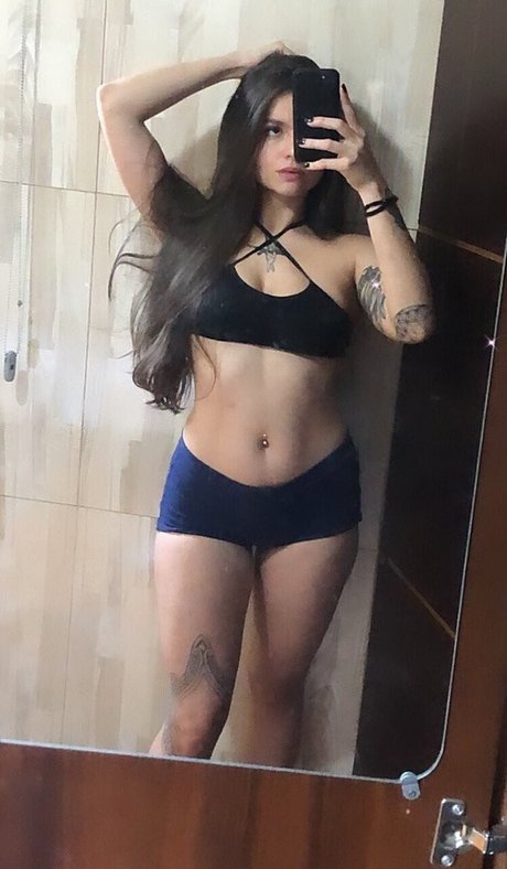 Alaston vuotanut OnlyFans-kuva Giovanna Aguiar