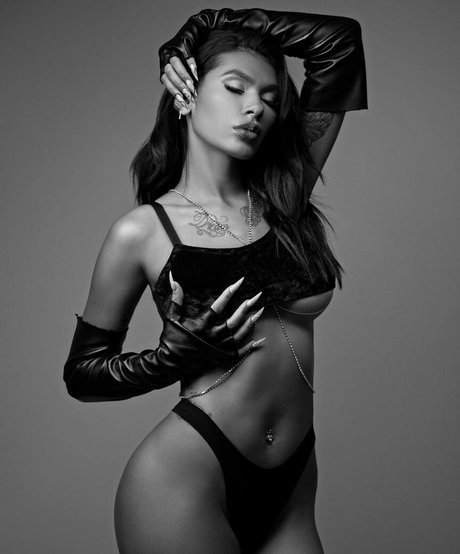 Nahá fotka uniklých OnlyFans od Pocah