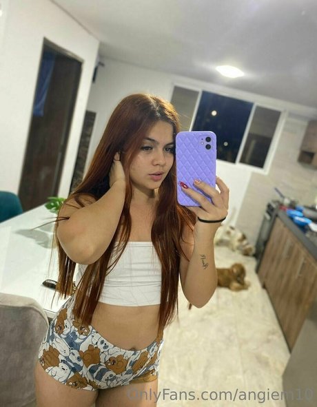 Nahá fotka uniklých OnlyFans od Angiem10