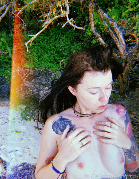 Xmishacrossx