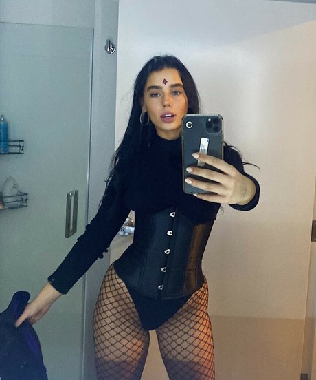 Обнаженная фотография утечки OnlyFans от Sofia Muse