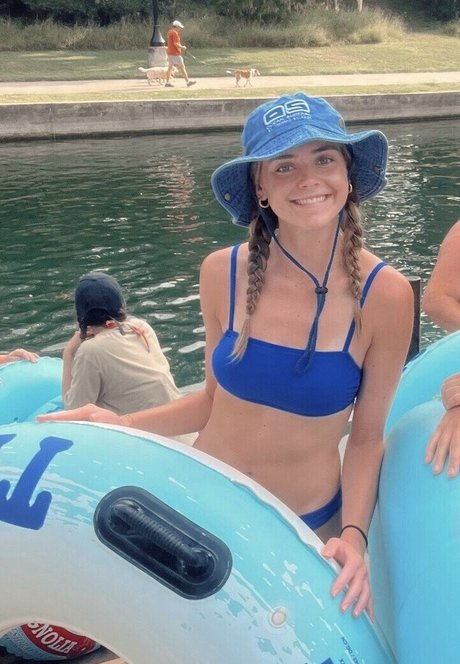 Naken lekkede OnlyFans-bilde av Lifewithlaurenmae