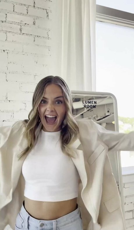 Nøgent lækket OnlyFans-billede af Lifewithlaurenmae