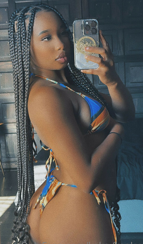 Ieshamarie20  nude leaked OnlyFans photo