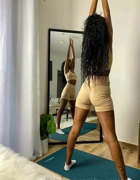 Nagie wyciekłe zdjęcie OnlyFans od Naomiebony