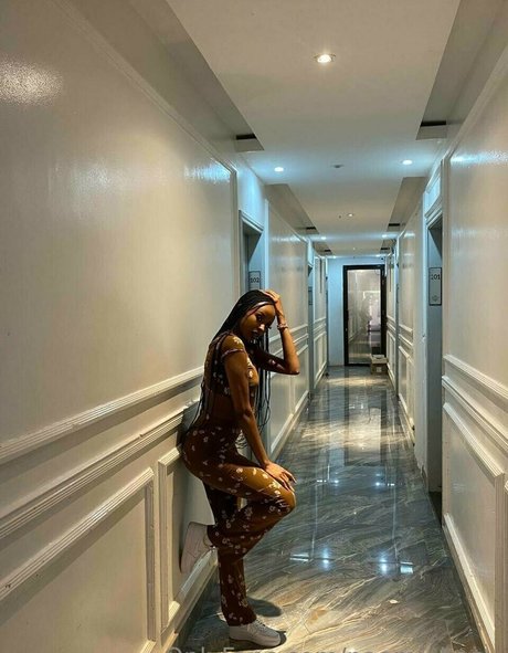 Foto di nudo di fuga di OnlyFans di Naomiebony