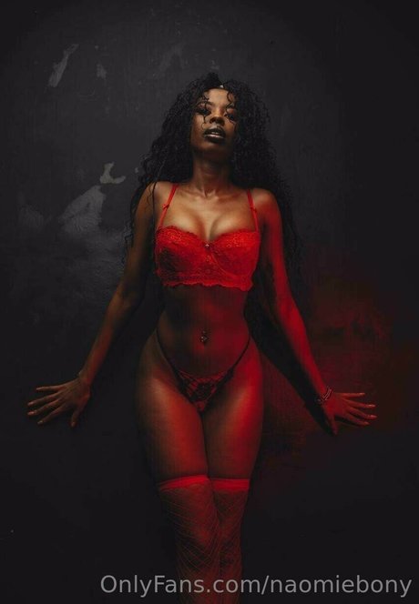 Nahá fotka uniklých OnlyFans od Naomiebony
