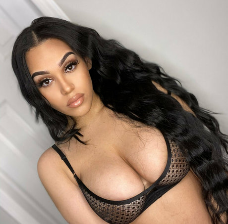 Foto desnuda filtrada de OnlyFans de Neljassenia