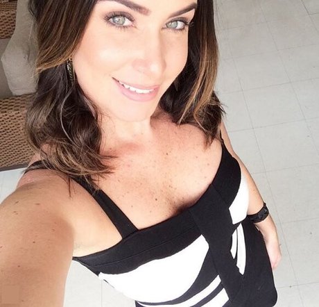 Larissa Erthal