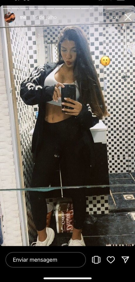 Julia Carneiro OnlyFans