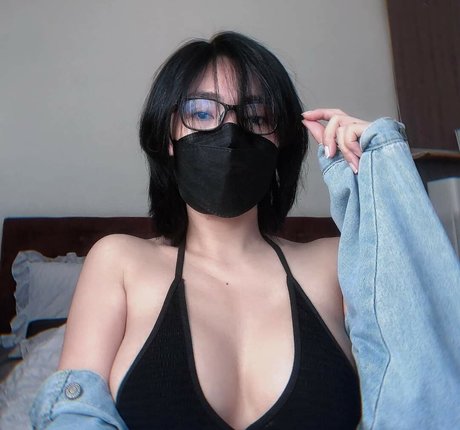 Обнаженная фотография утечки OnlyFans от Poon Wrunya