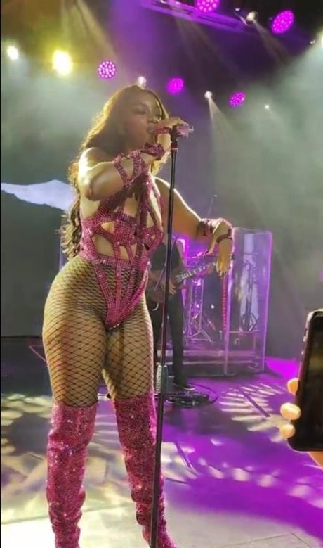 Nahá fotka uniklých OnlyFans od Iza Cantora