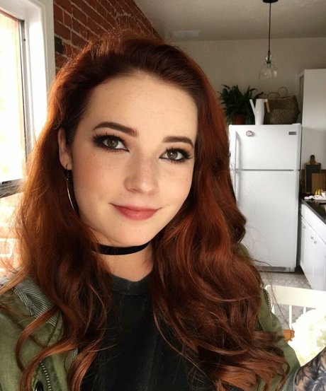 Naken läckt OnlyFans-bild av Goodnight Moon