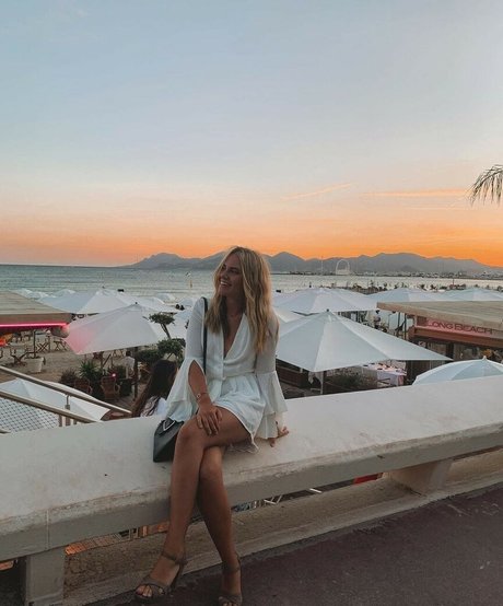 Naken läckt OnlyFans-bild av Axelle Maga