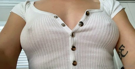 Naken läckt OnlyFans-bild av Lunabennatv
