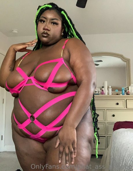 Nahá fotka uniklých OnlyFans od Phatassphoebe