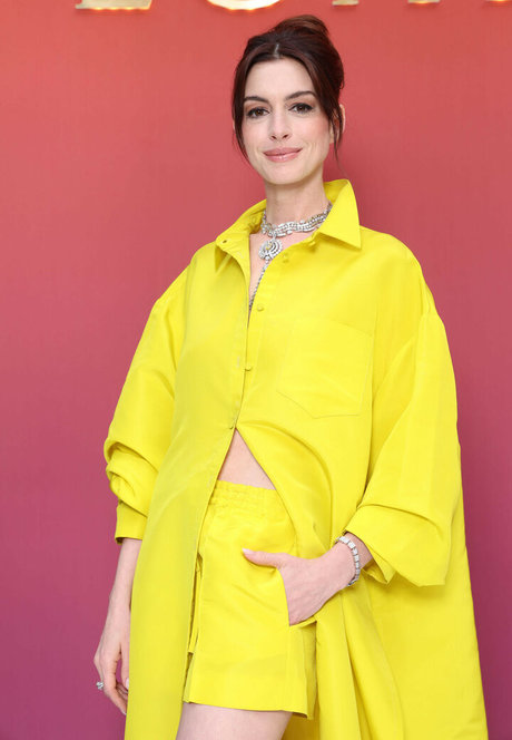 Naken läckt OnlyFans-bild av Anne Hathaway