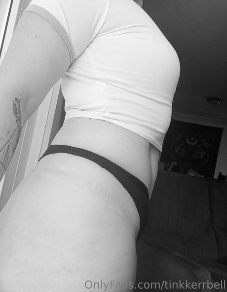 Naken läckt OnlyFans-bild av Priestessfairyx