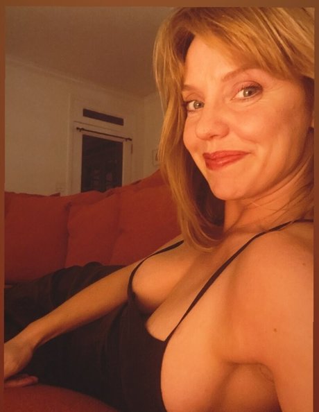 Foto desnuda filtrada de OnlyFans de Kelli Garner