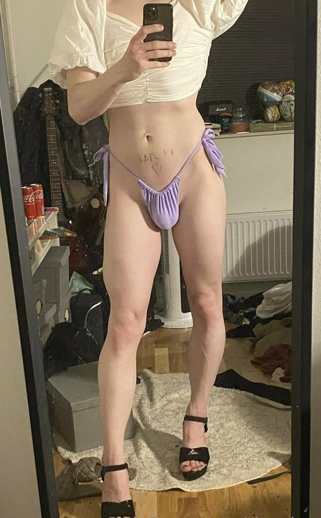 Naken lekkede OnlyFans-bilde av Thaelyn