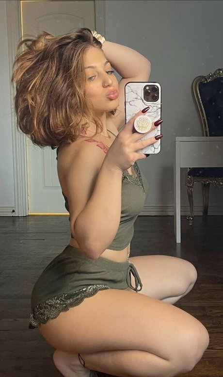 Foto desnuda filtrada de OnlyFans de Hashemi Sisters